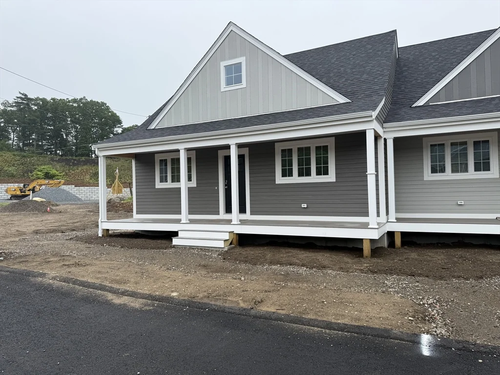 12 Glacier Path, Middleboro