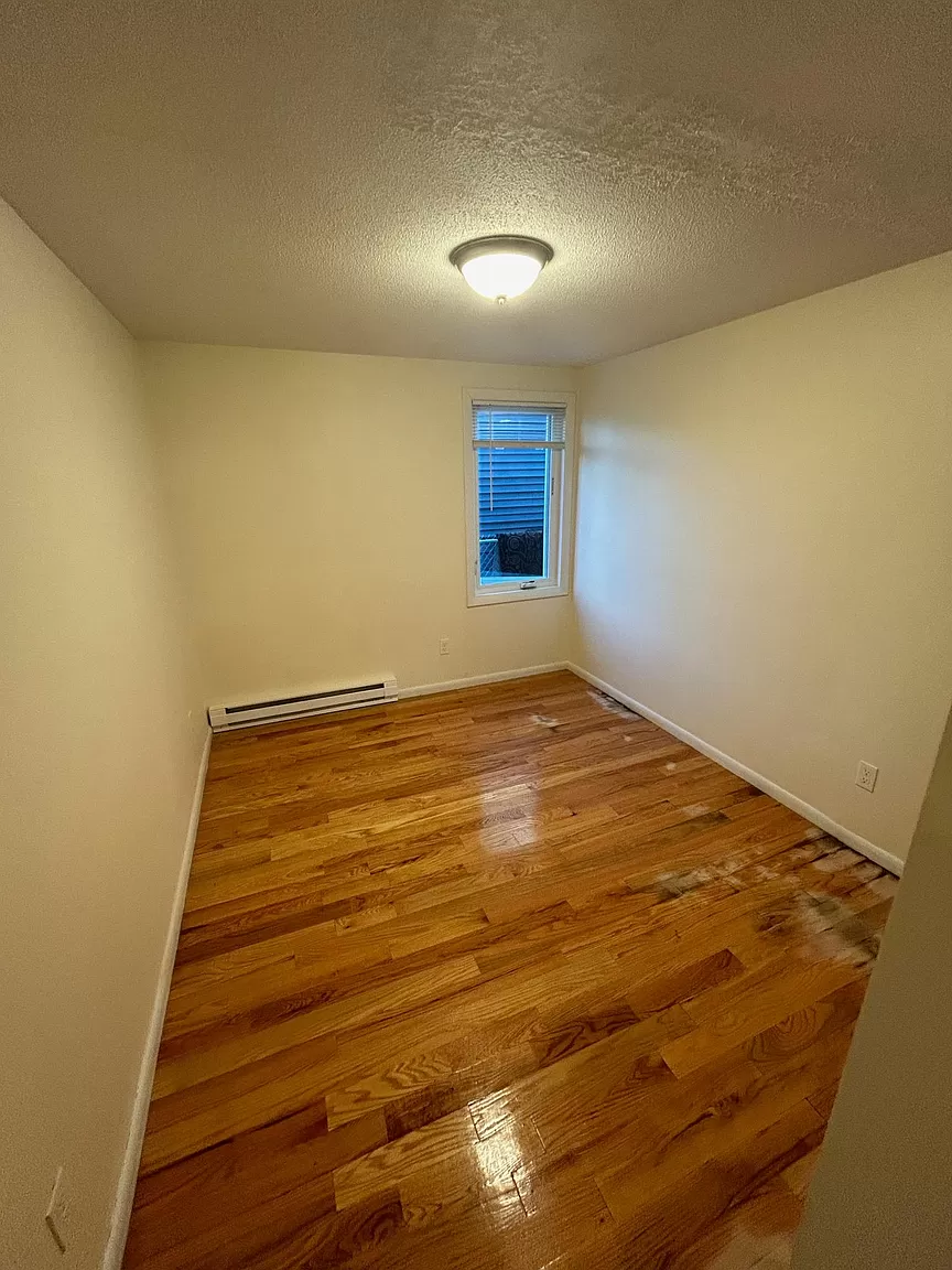2 bed, 1 bath apartment for rent at 520 Main St Unit 3, Banks Square — photo 15 of 17
