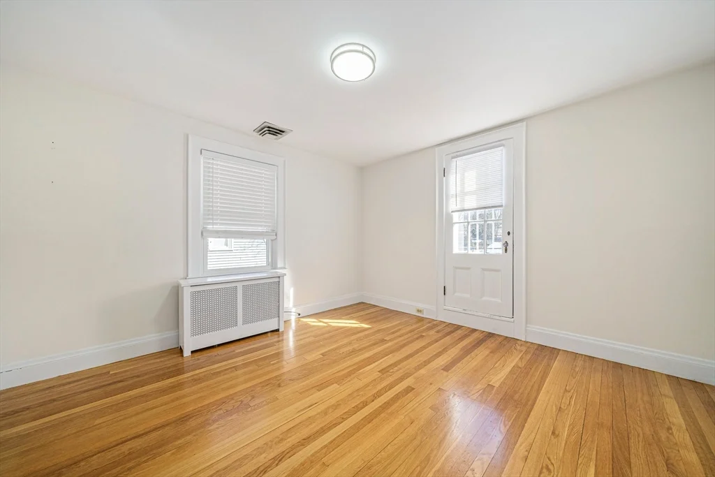 93 Lincoln Rd, Lawrence Estates