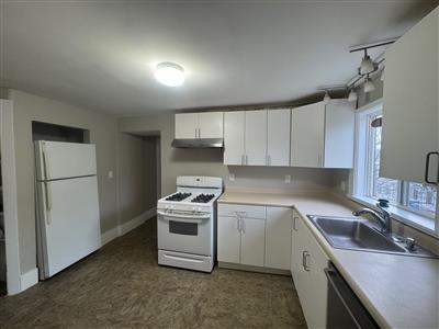 28 Francesca Ave, Powder House Square