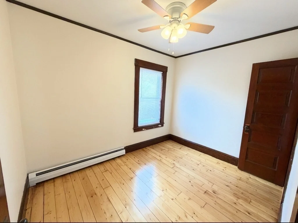 38 A St, West Warren