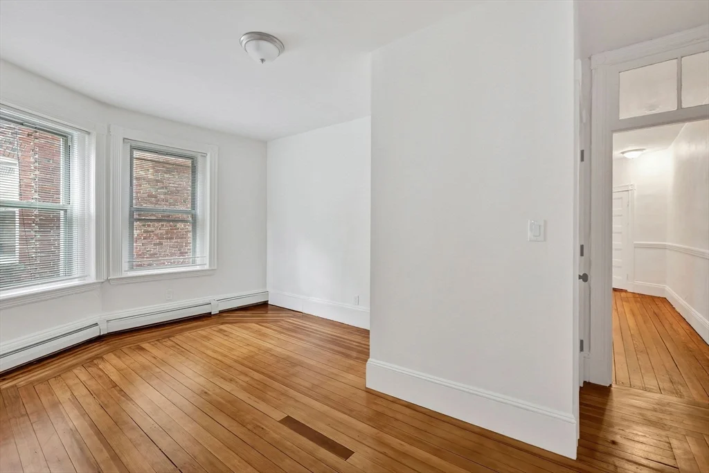 864 Huntington, Mission Hill