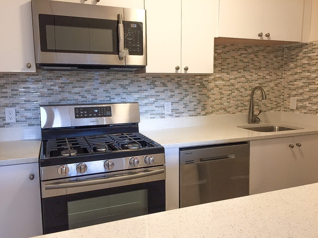 44 Washington St, Longwood