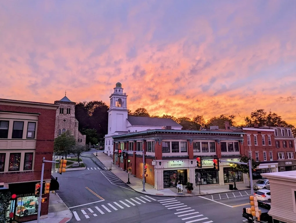 6 Main St Ext, Downtown