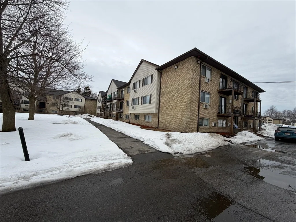 351 Pawtucket Blvd, Lowell