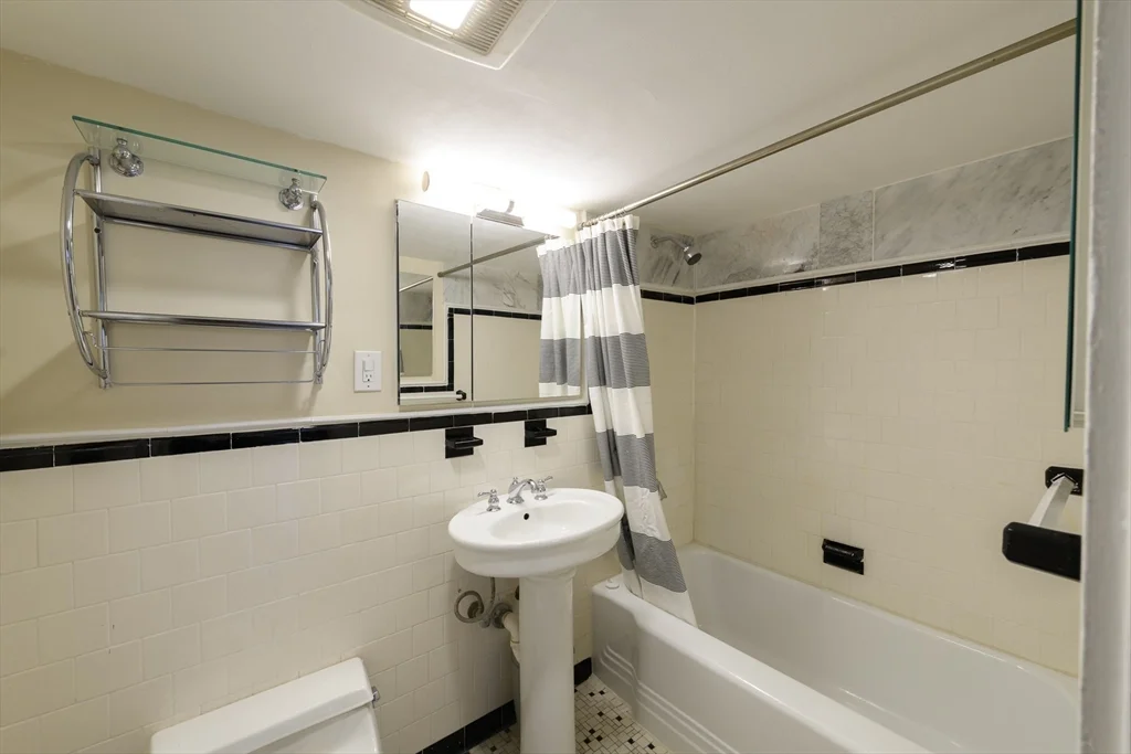 335 Beacon St, Back Bay