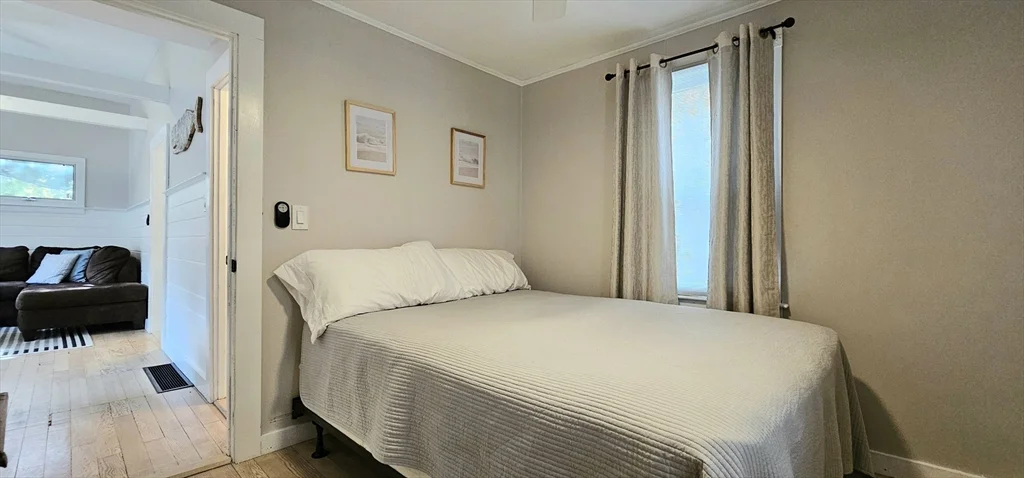 93 Ploughed Neck Rd, East Sandwich