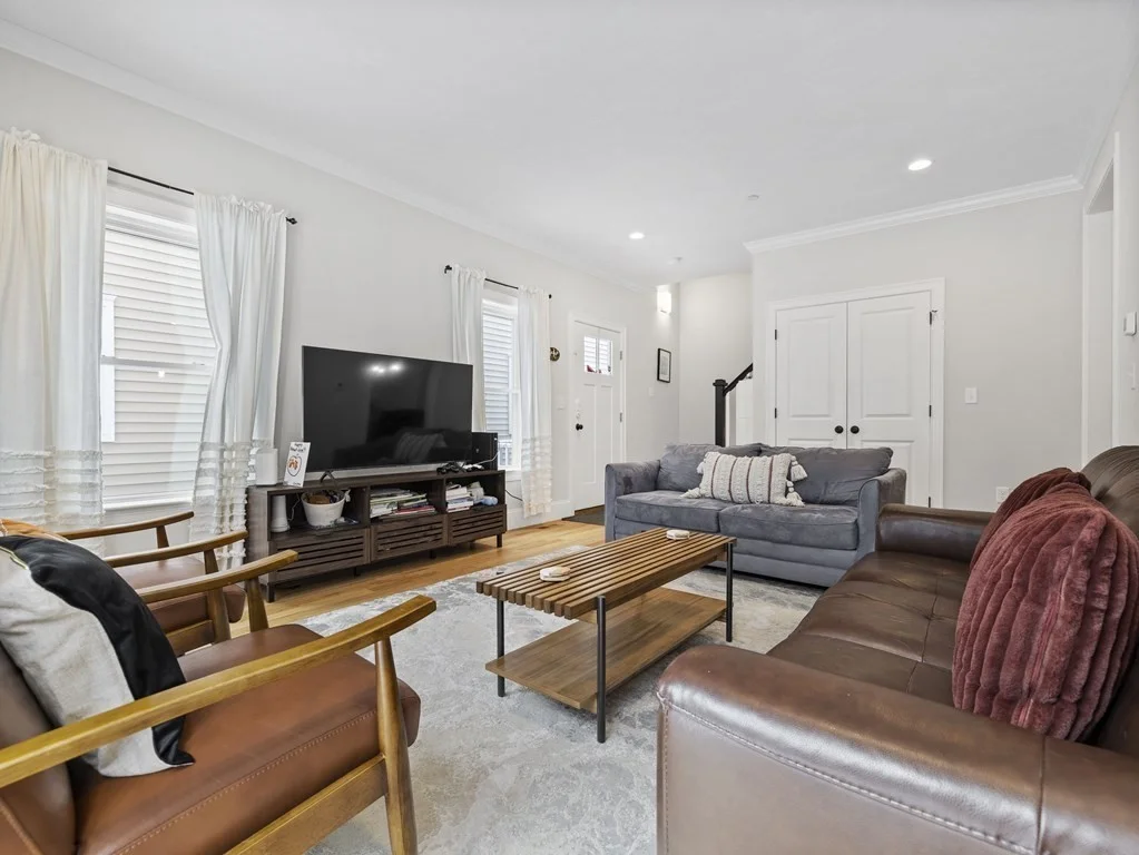 443 Neponset St, Norwood