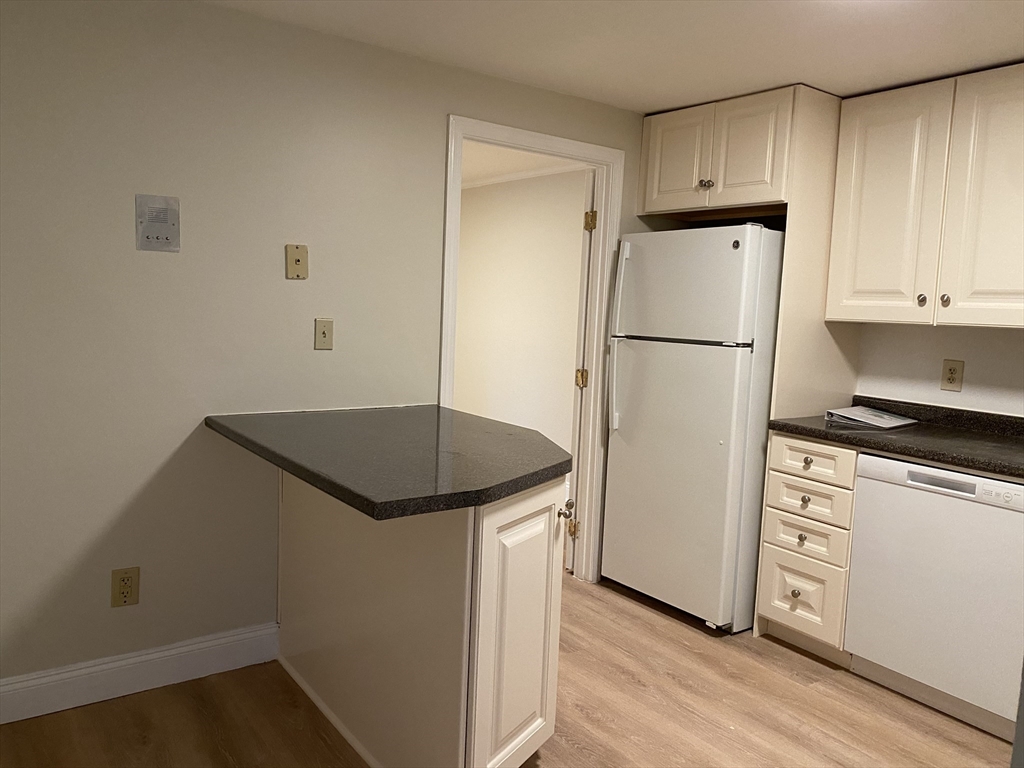 221 Oak St, Montello