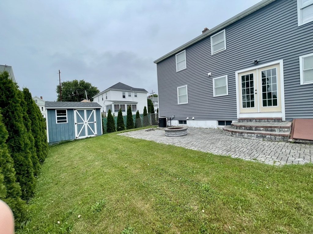 871 King St, Fall River