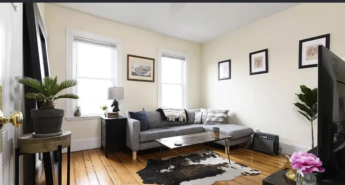 2 Hampshire Ct, Inman Square