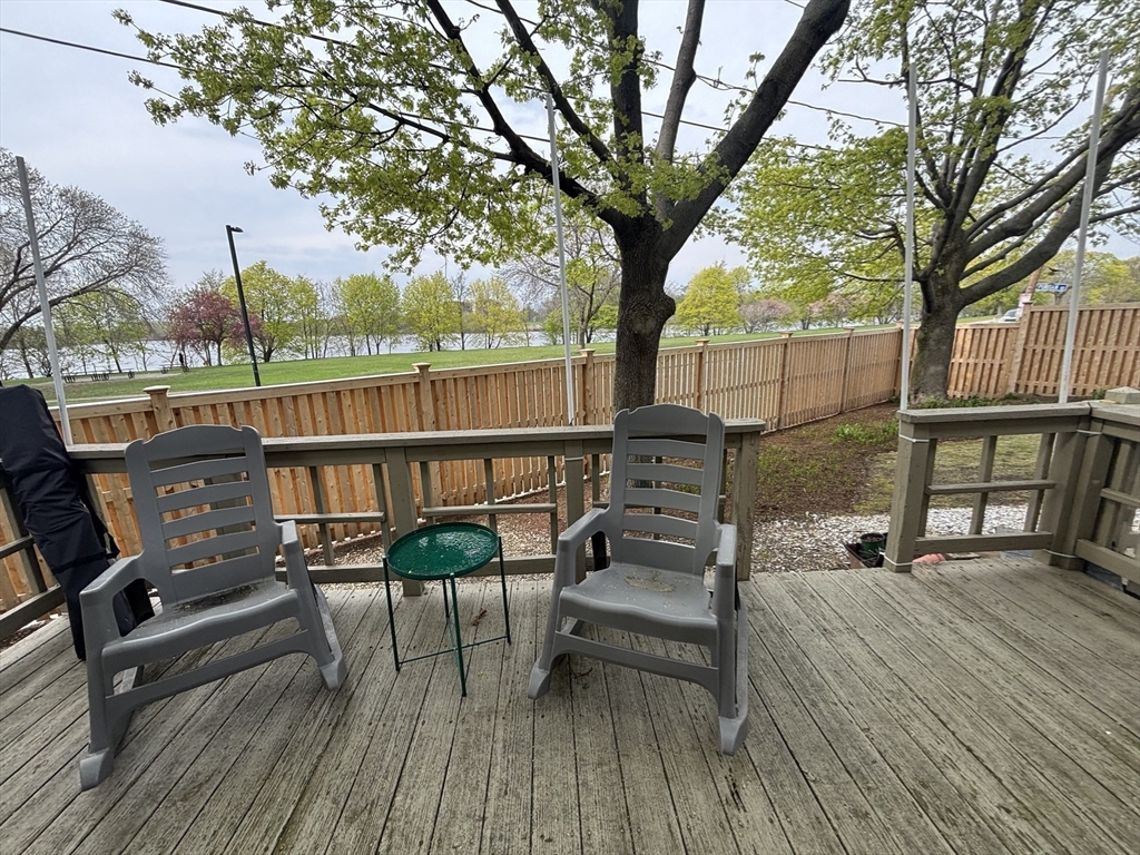 125 Governor Winthrop, Ten Hills