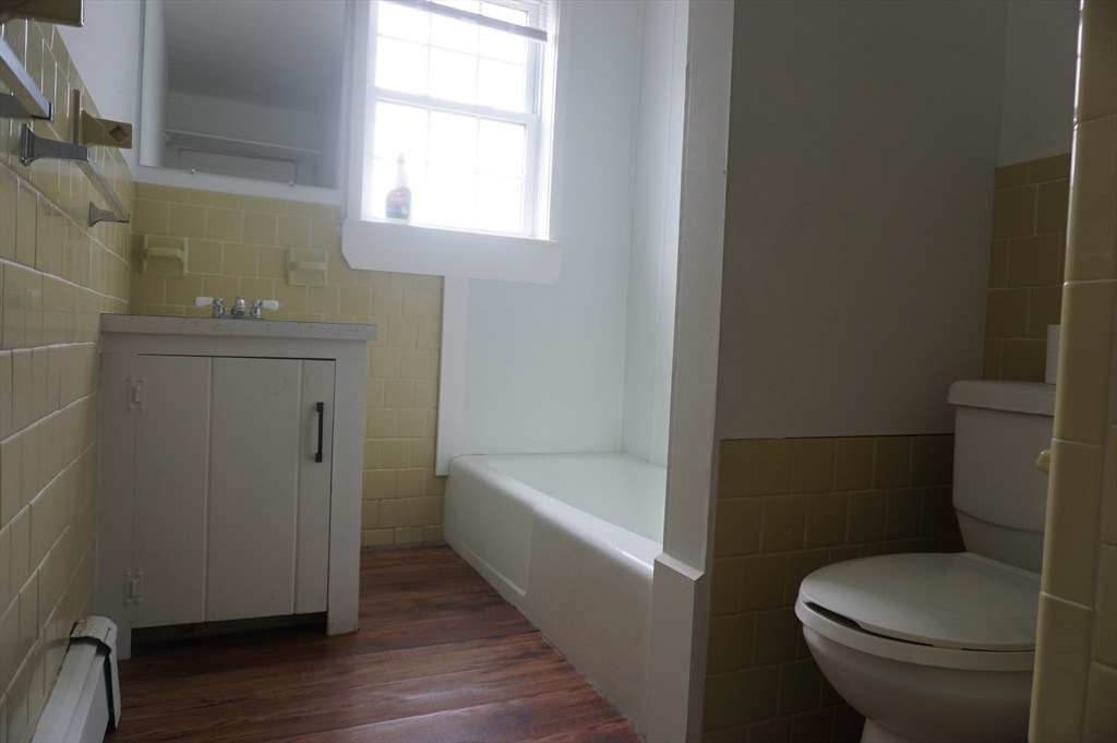 64 Mill St, Pepperell