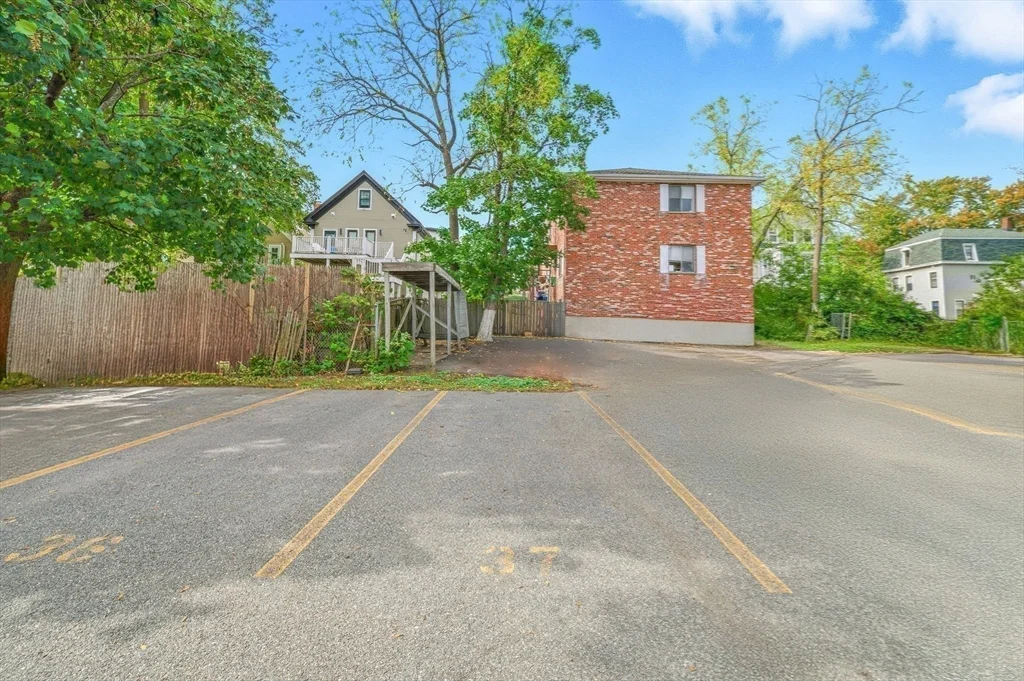 20 Radcliffe Rd, Allston