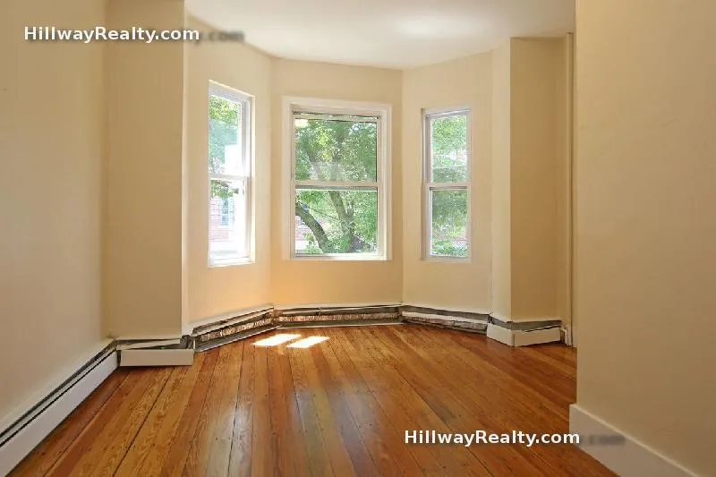 114 Everett St, East Boston