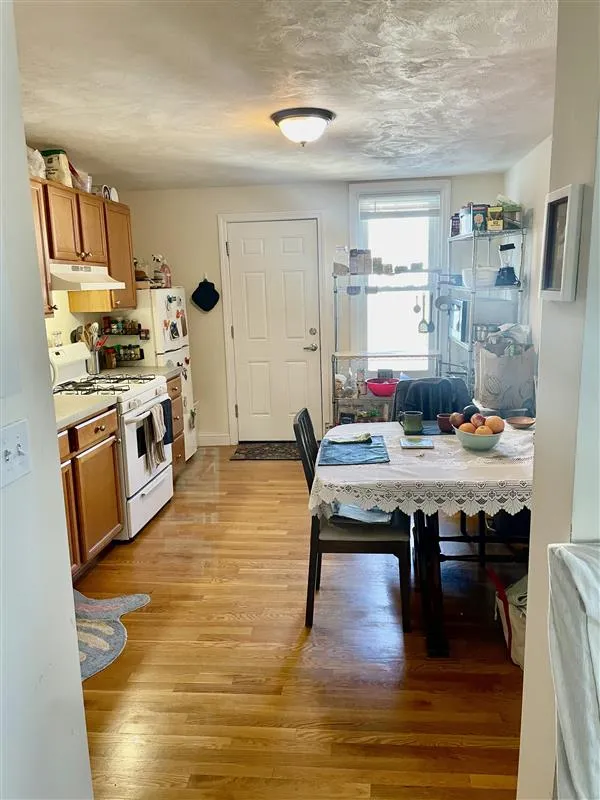 395 Columbia St, Wellington-Harrington