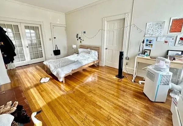 912 Beacon St, Fenway