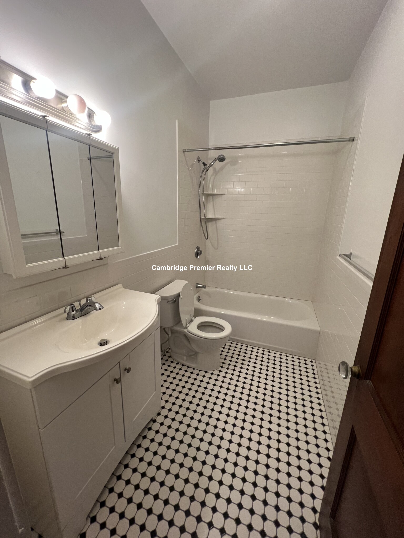 3 Linnaean St, Neighborhood Nine