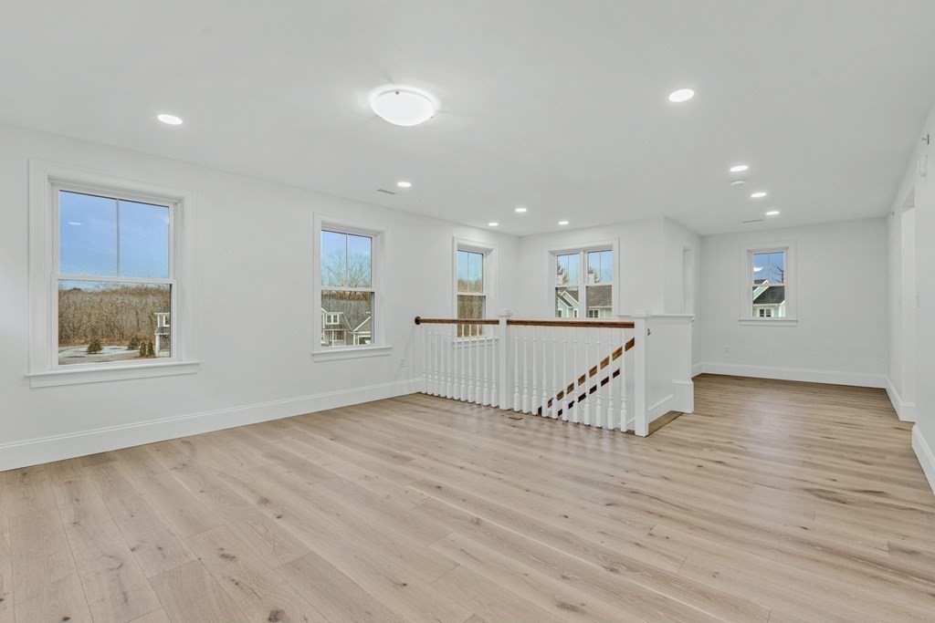 19 Lily Pond Ln, Lexington