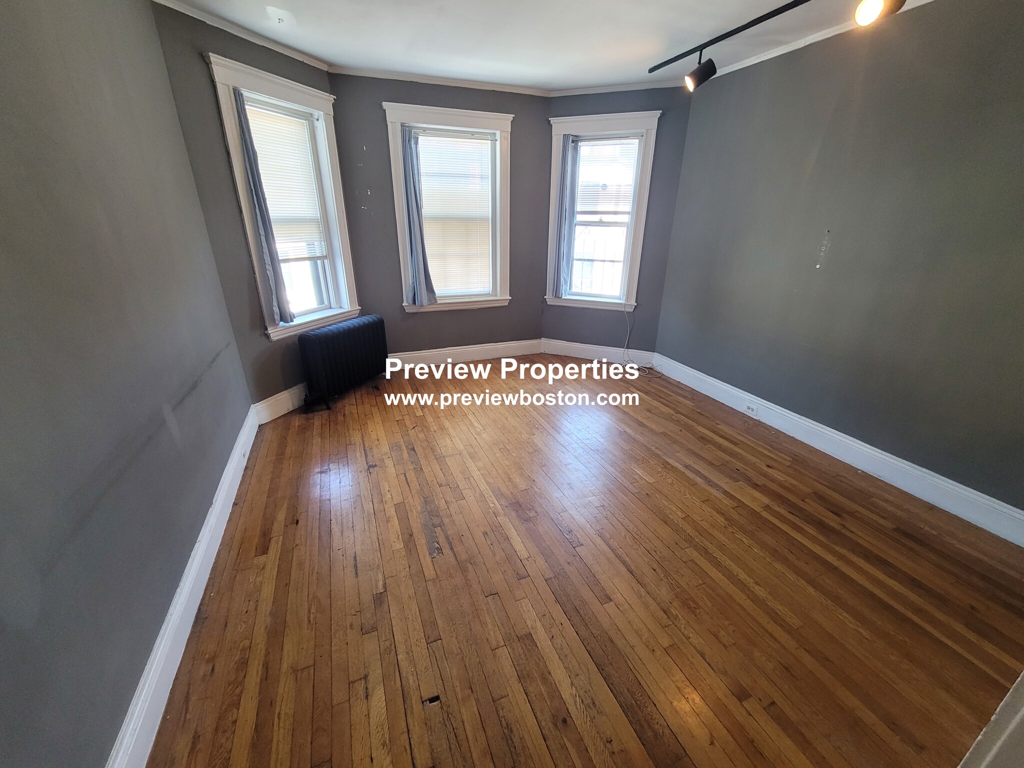 1572 Commonwealth Ave, Brighton