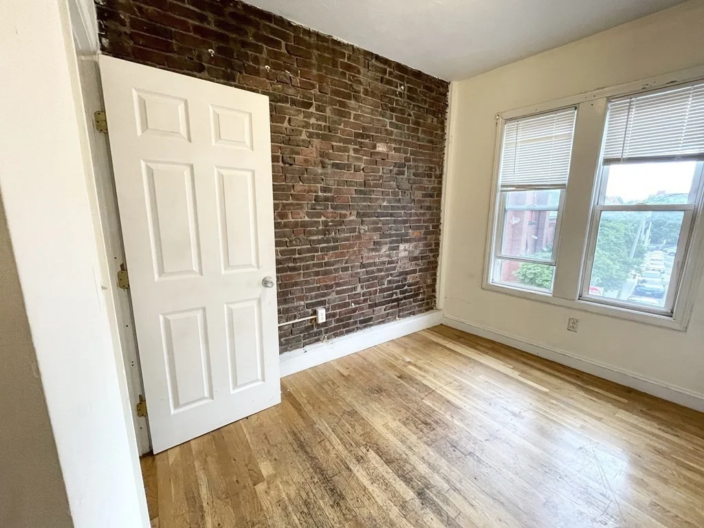 733 Parker St, Mission Hill