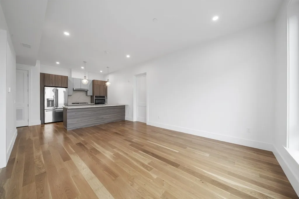 218 Old Colony Ave, South Boston