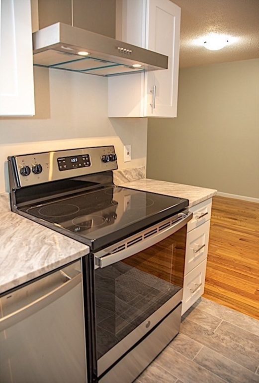 14 Murdock, Ball Square