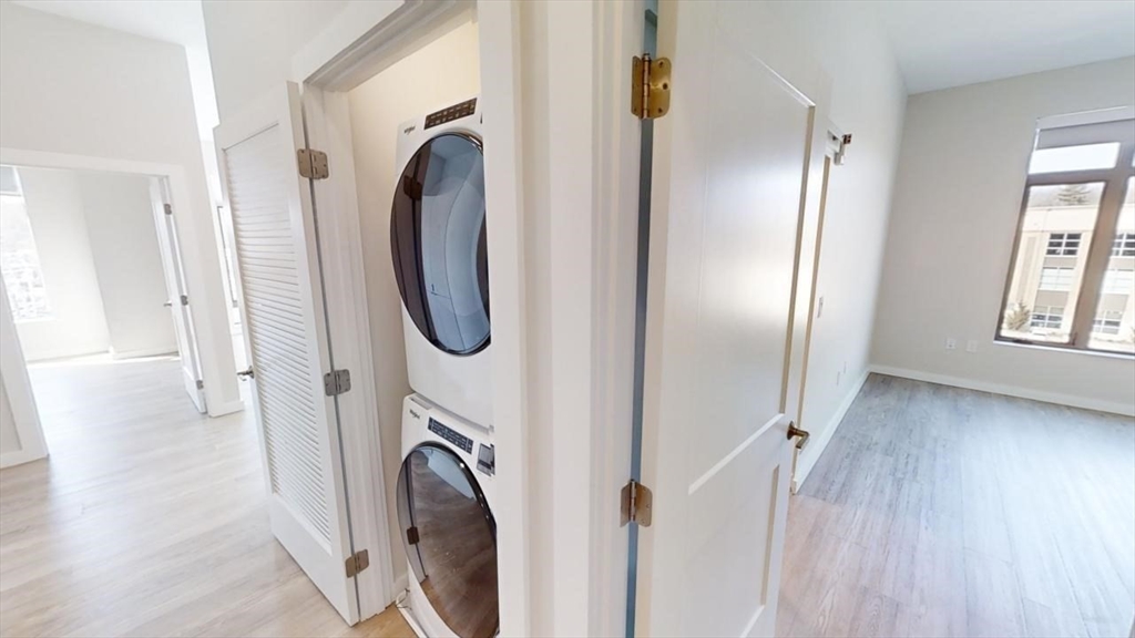 20 4th Ave, Burlington