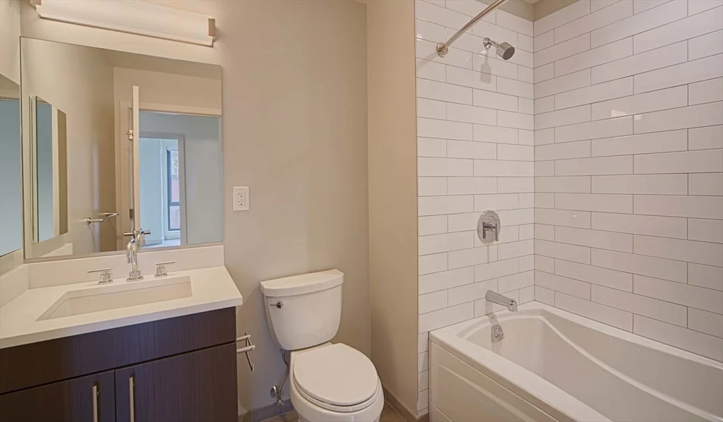 1 Canal St, North End