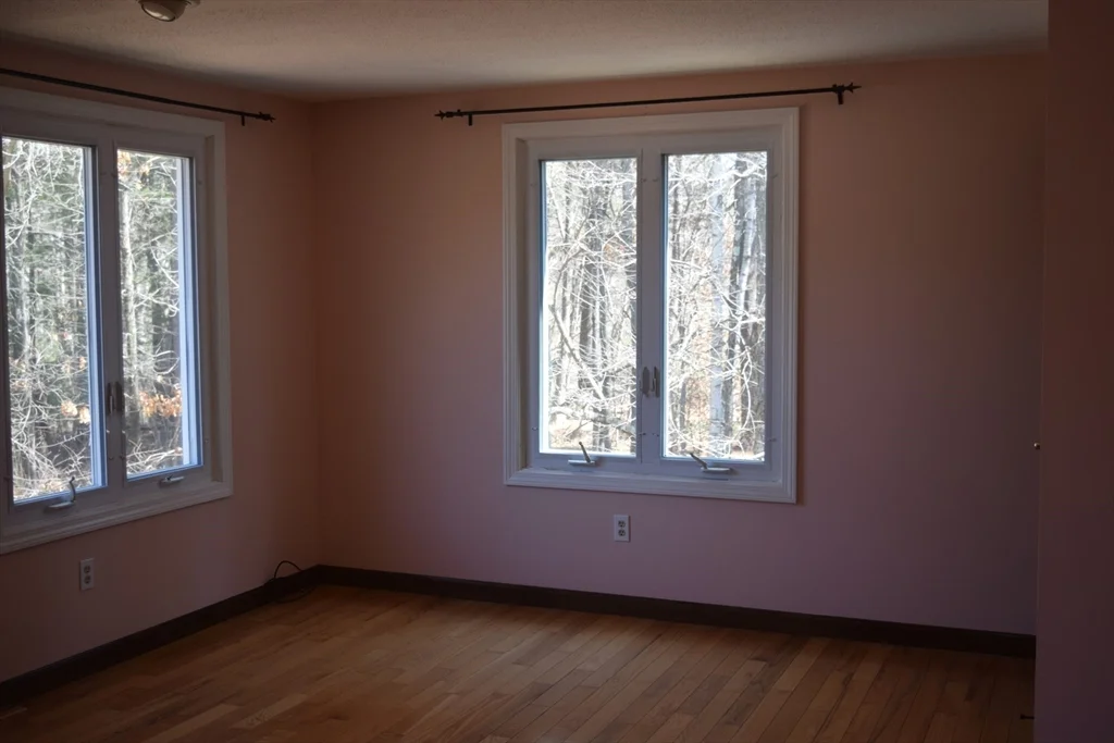 11 Hilltop Ln, Easton