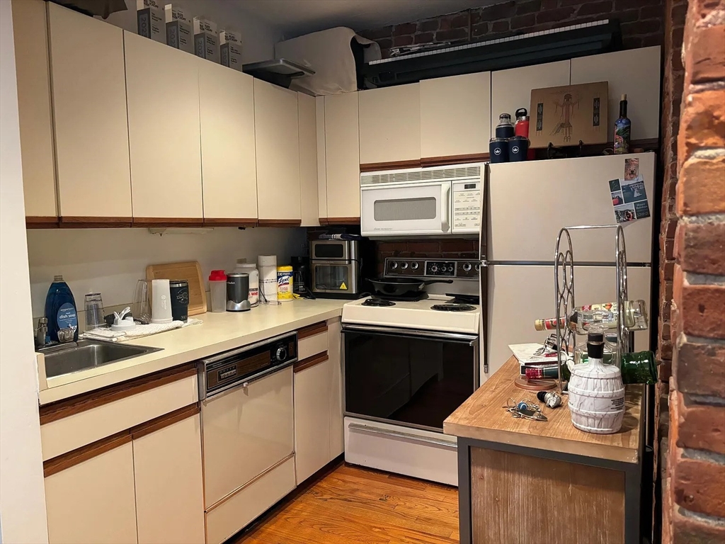 38 Charter St, Boston