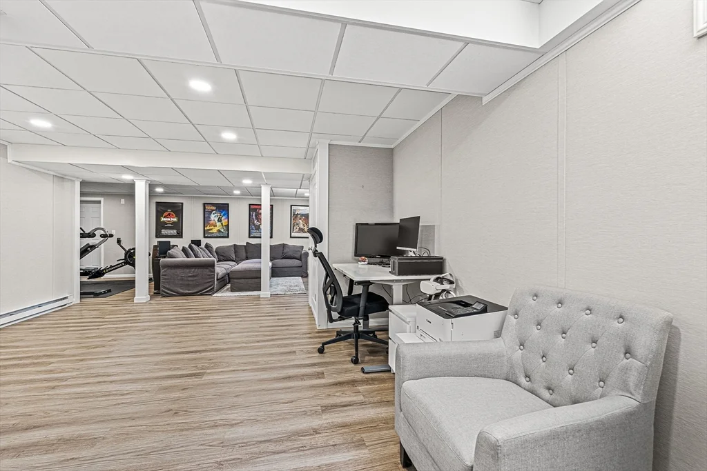 176 Washington St, Reading