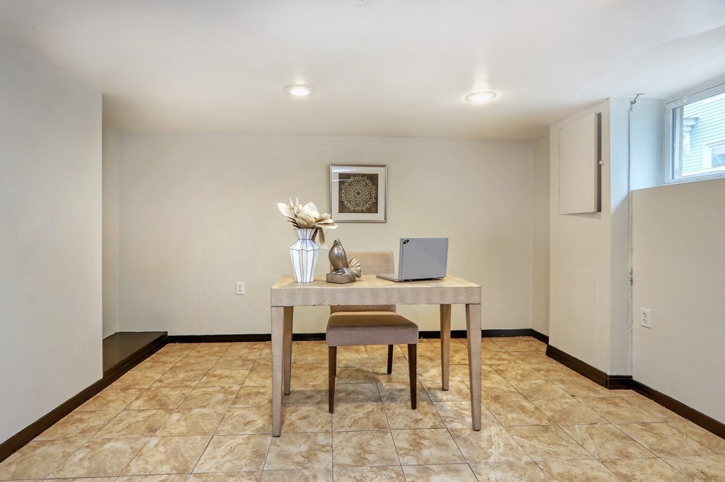 12 Jenkins St, South Boston