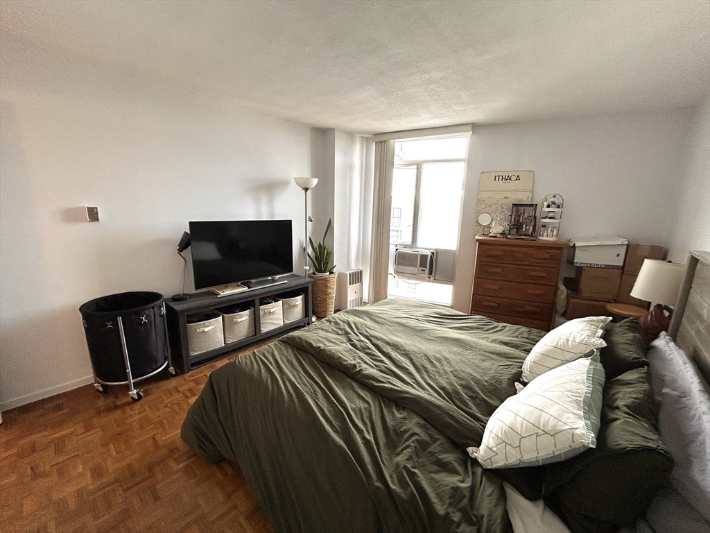 19 Winchester St, Coolidge Corner