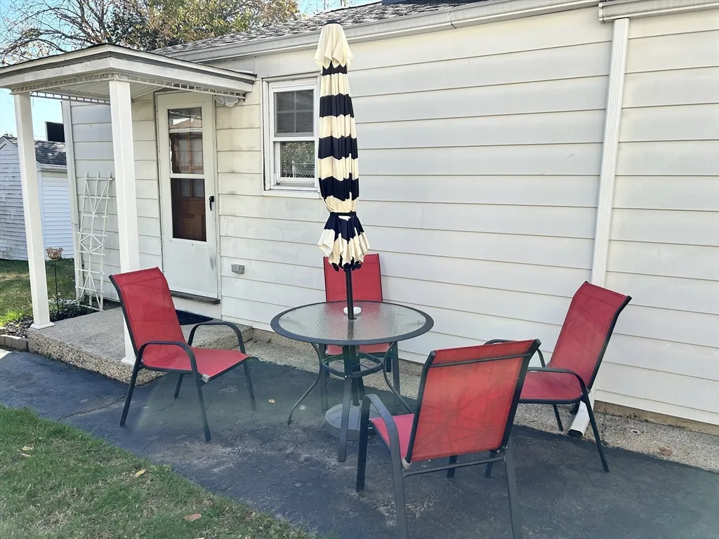 39 School St, Milford