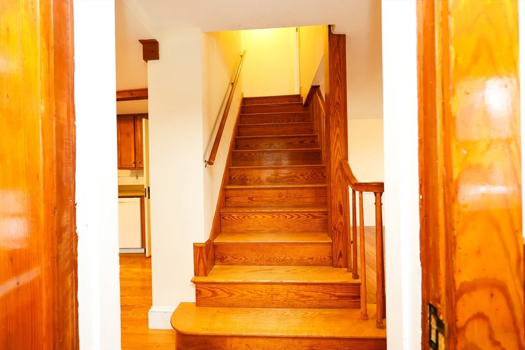 148 Neponset, Canton