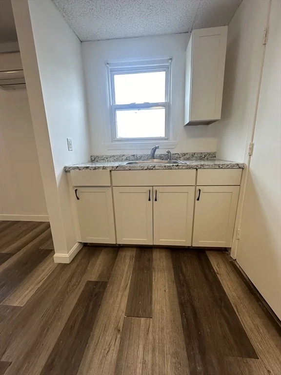 85-87 Lakeview, Lowell