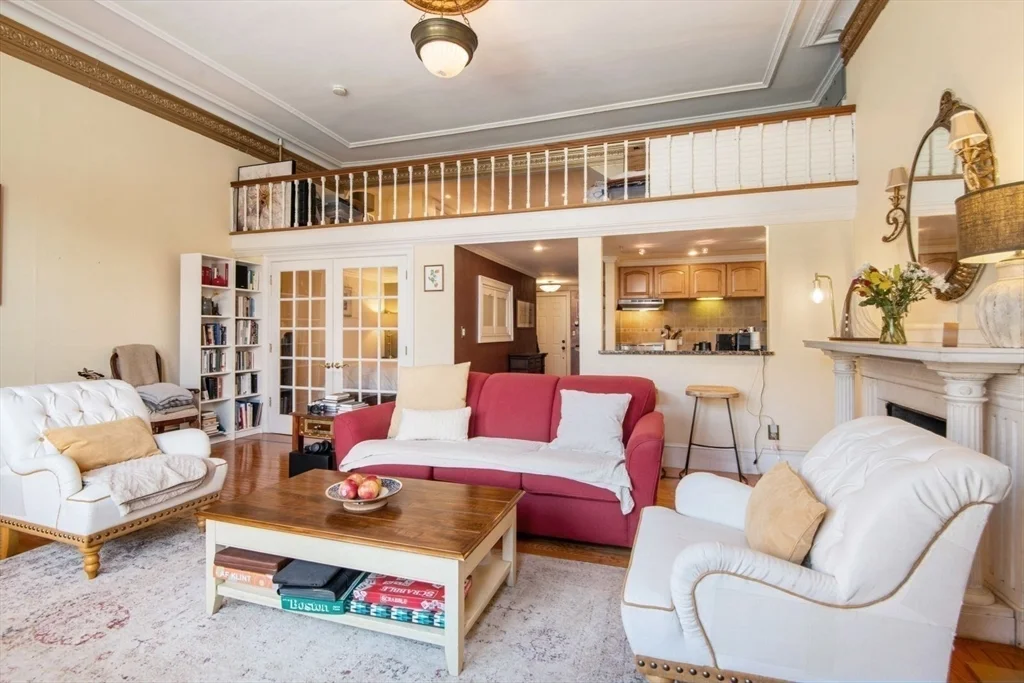 64 Commonwealth, Back Bay