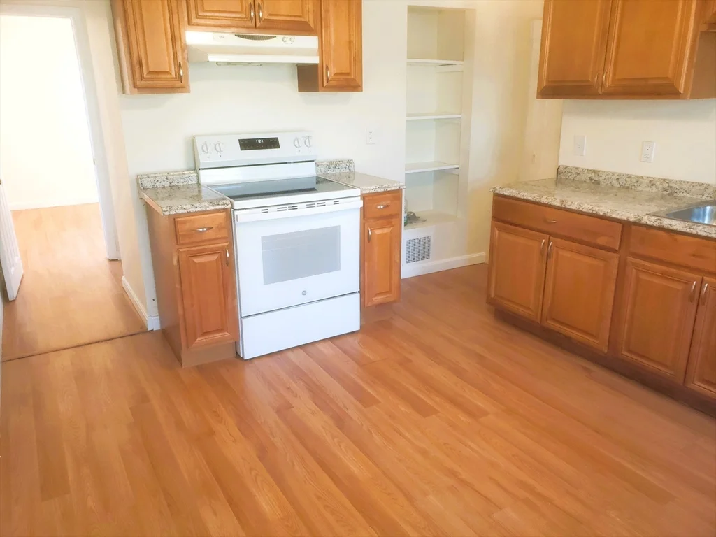 26 Arlington St, Lowell