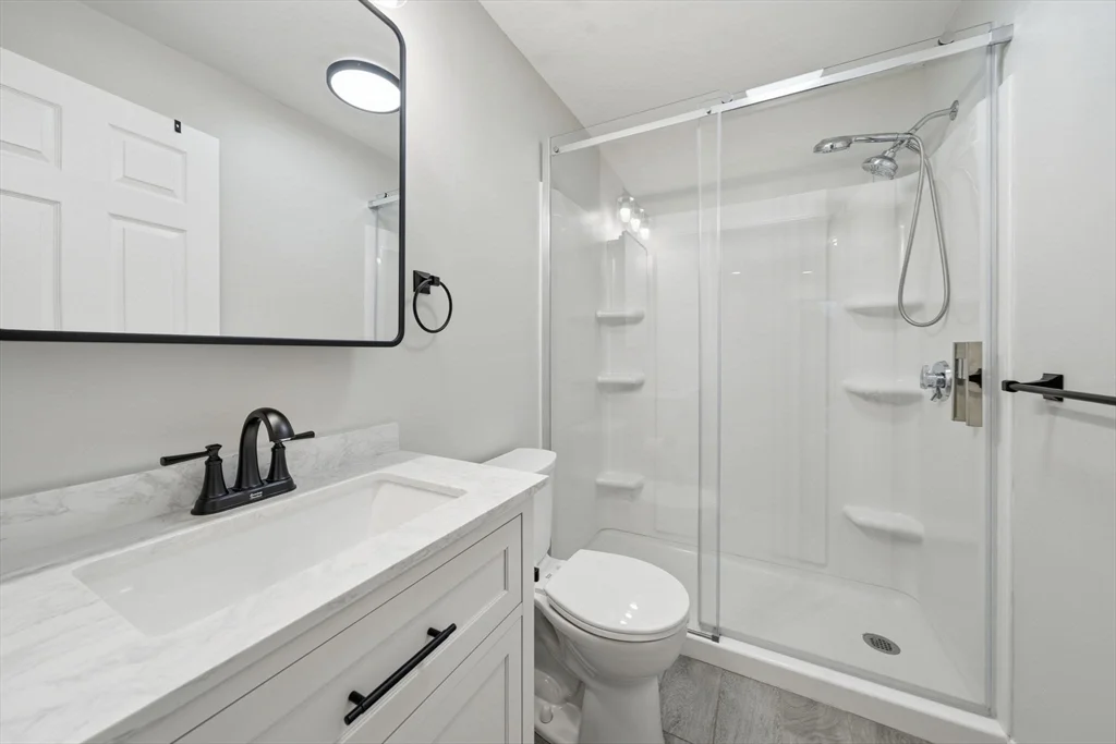 184 Park St, North Reading