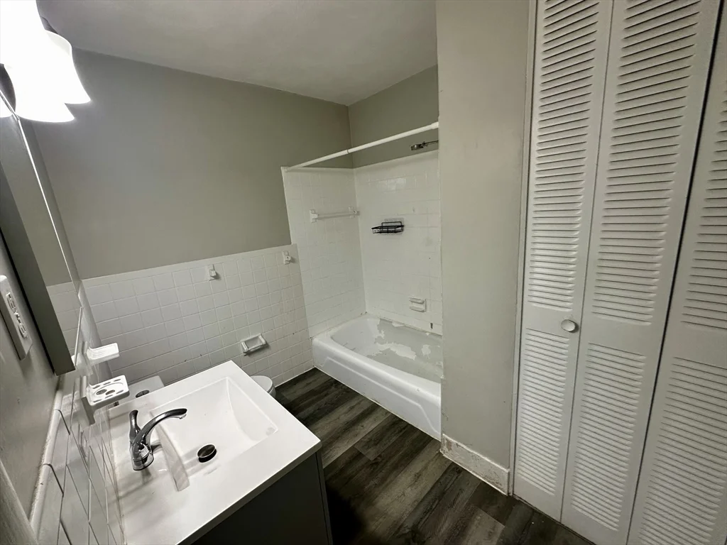 27 Willis St, Framingham