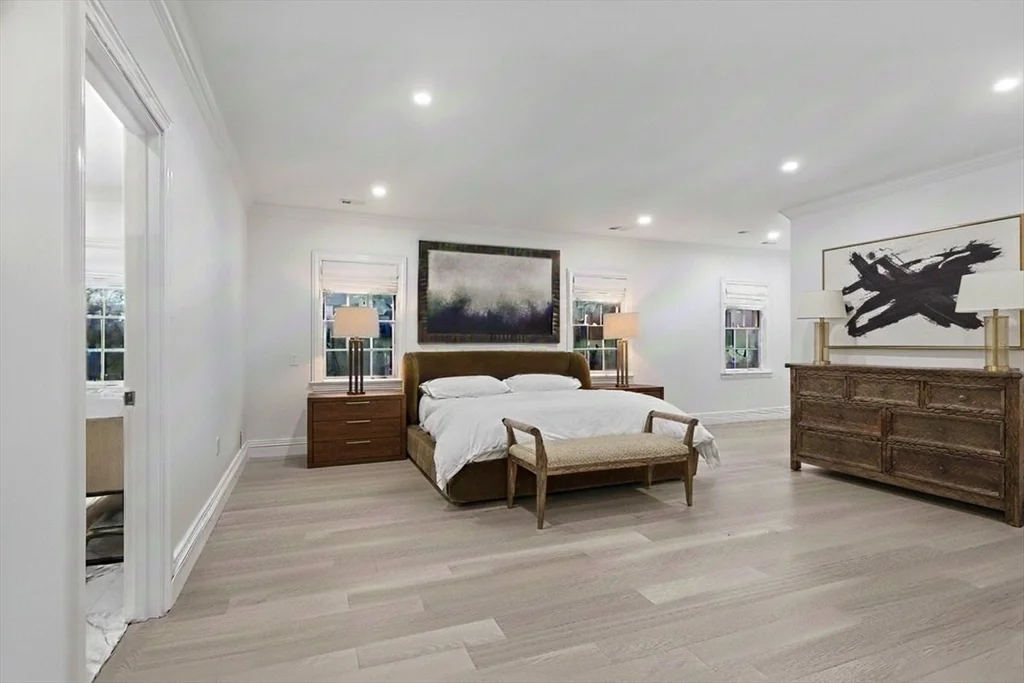 959 Chestnut St, Newton