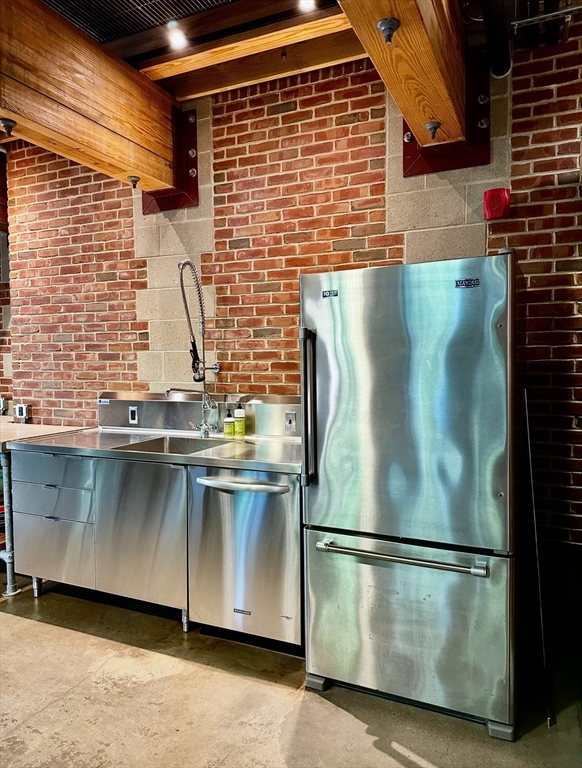 70 Howard St, Davis Square