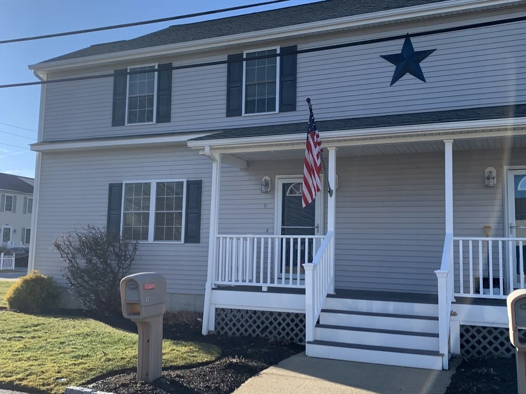 9 Omaha St, Fall River