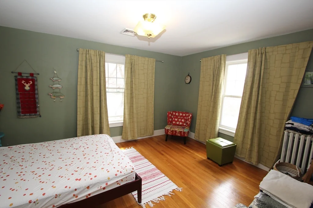 24 Arlington Rd, Woburn