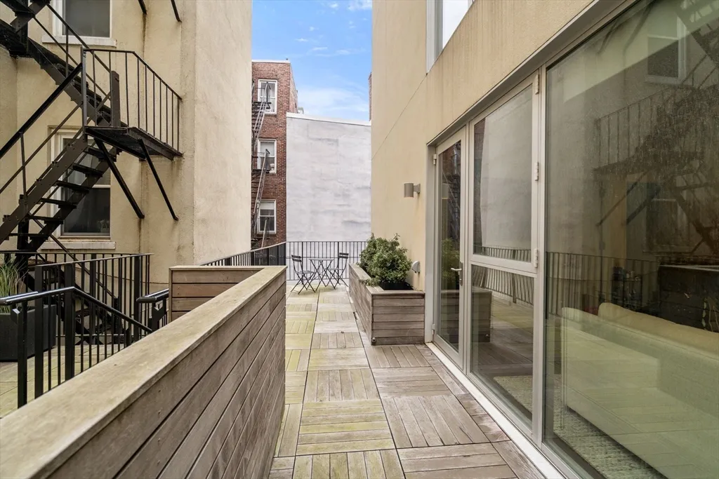 126 Salem, North End