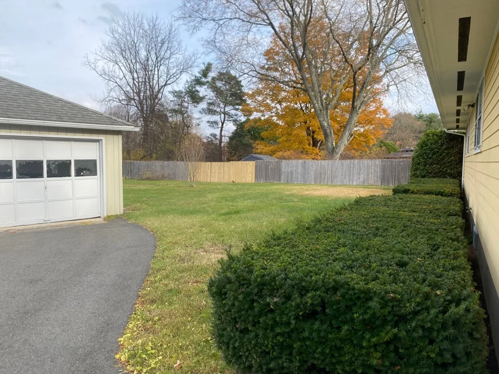 6 Highland Circle, Hadley