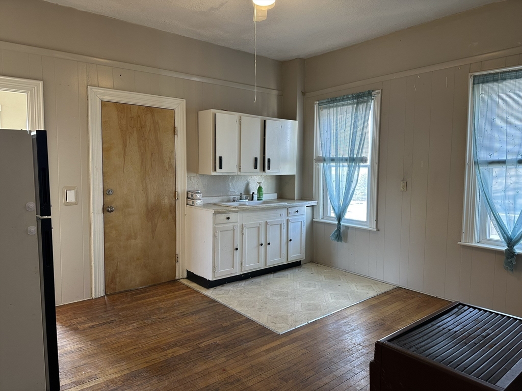 47 Hathaway St, Fall River