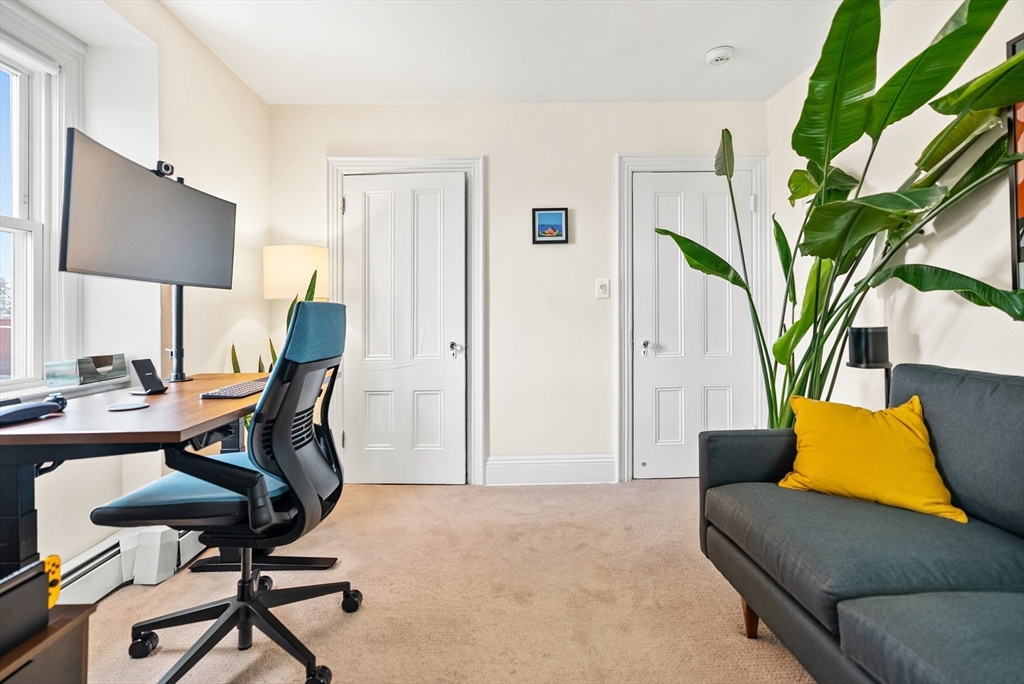 37 Putnam Ave, Riverside