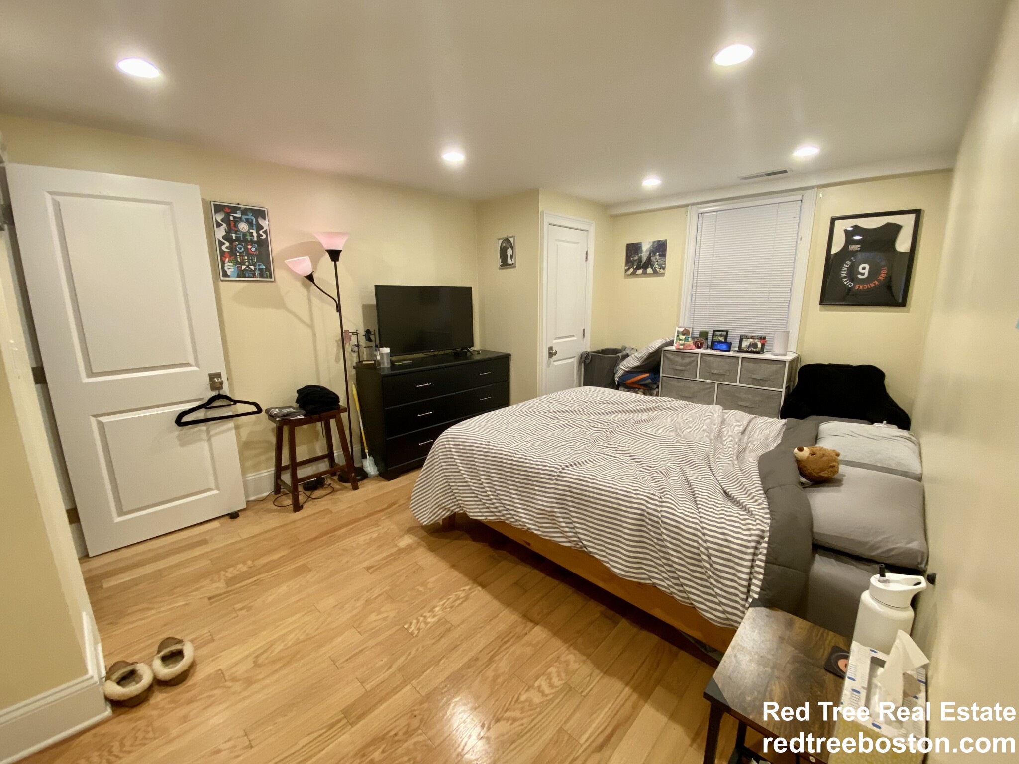 7 Acron Rd, Brookline Village